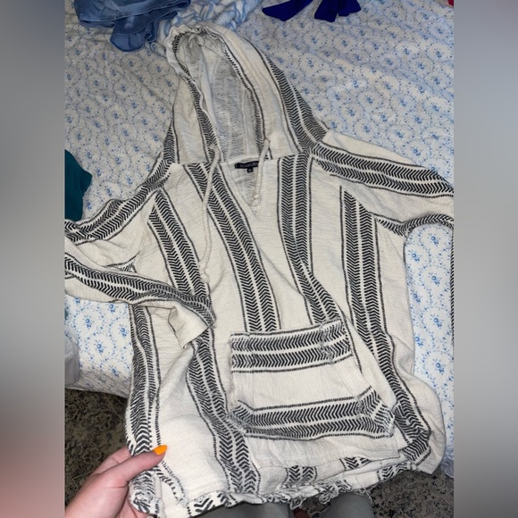 Ocean Drive sweater/cover up - Picture 1 of 4